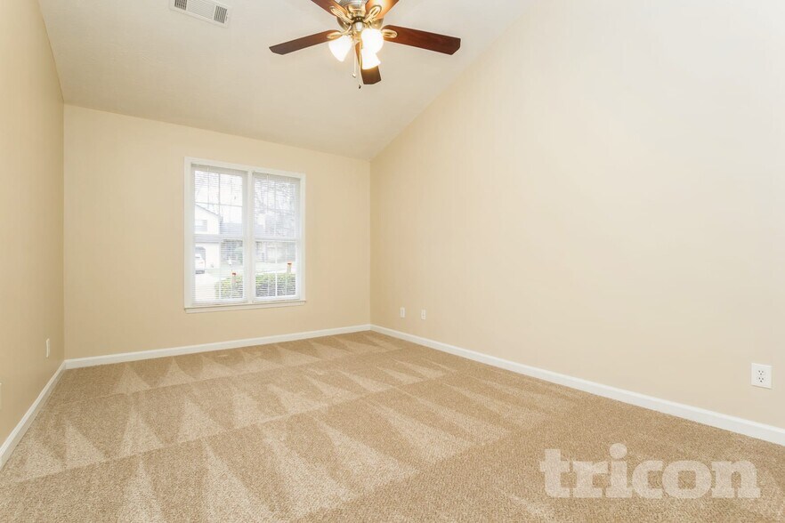 Building Photo - 636 Fair Harbor Dr