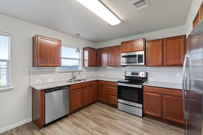 Building Photo - 7722 Bridgepointe Dr