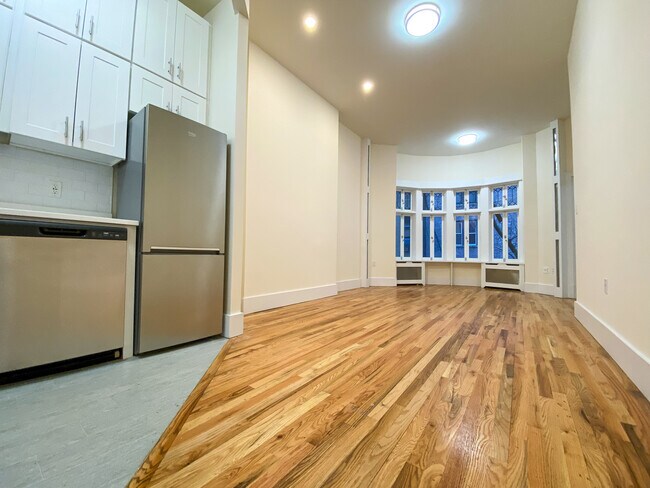 Primary Photo - 306 W 73rd St