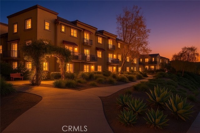 Building Photo - 2700 E Chaucer St