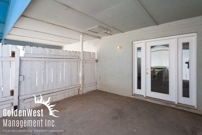Building Photo - 3Bdm 2Ba Glendale Home with Private Backyard and Covered Carport