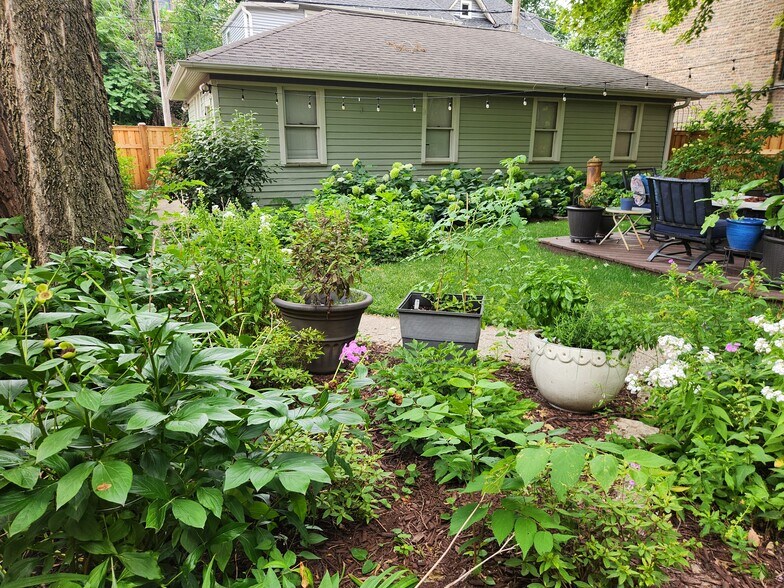 Garden - 260 S Marion St