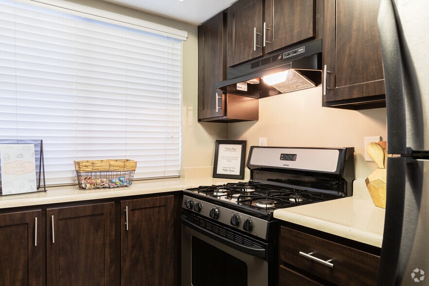 Primary Photo - Miller Estates Apartments