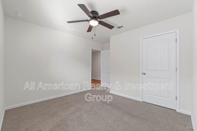 Building Photo - 1047 Limpkin St