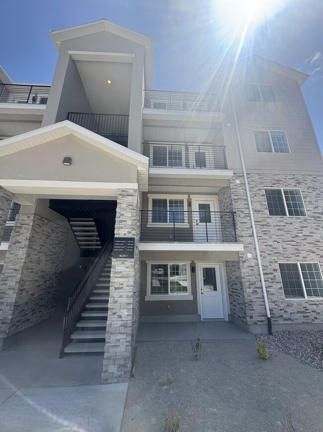 Building Photo - 1103 Sawmill Blvd E