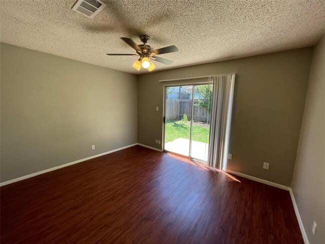 Building Photo - 7214 Lilac Ln