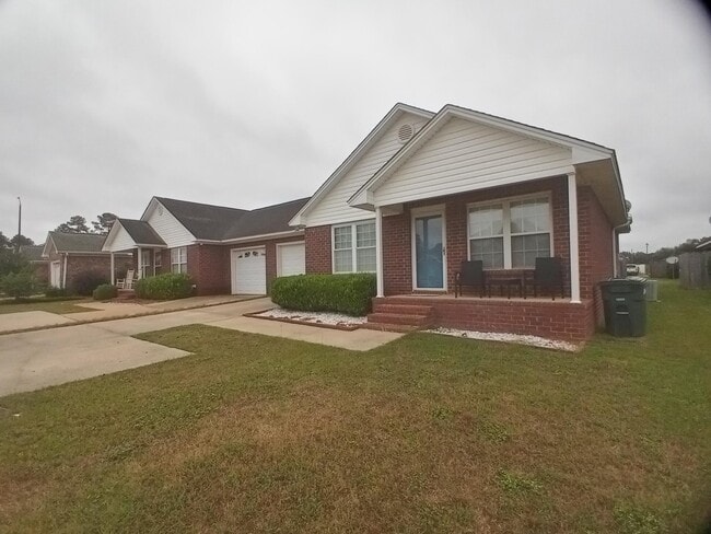 Building Photo - 2212 Dartmouth Dr