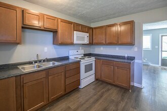 Building Photo - Eastway Court Apartments