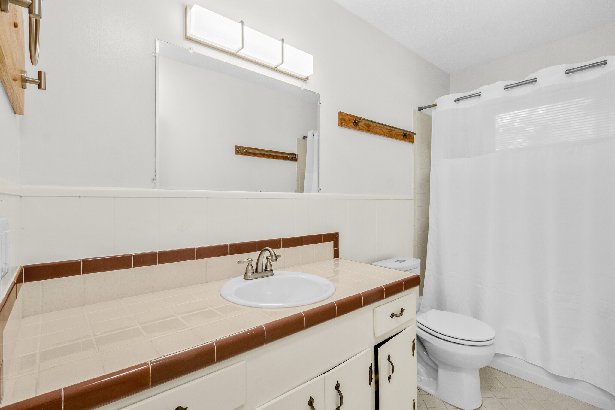 Building Photo - 840 W Davis St