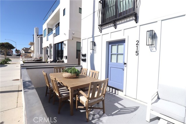 Building Photo - 215 32nd St