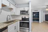 Building Photo - 1840 Burton Dr