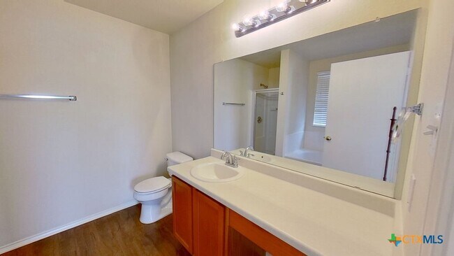 Building Photo - 1013 W South St