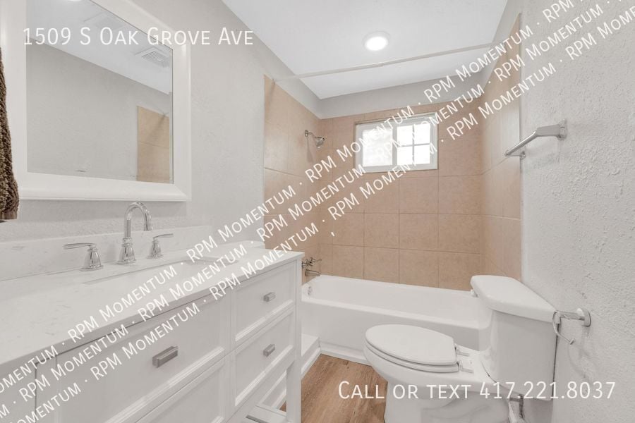 Building Photo - 1509 S Oak Grove Ave