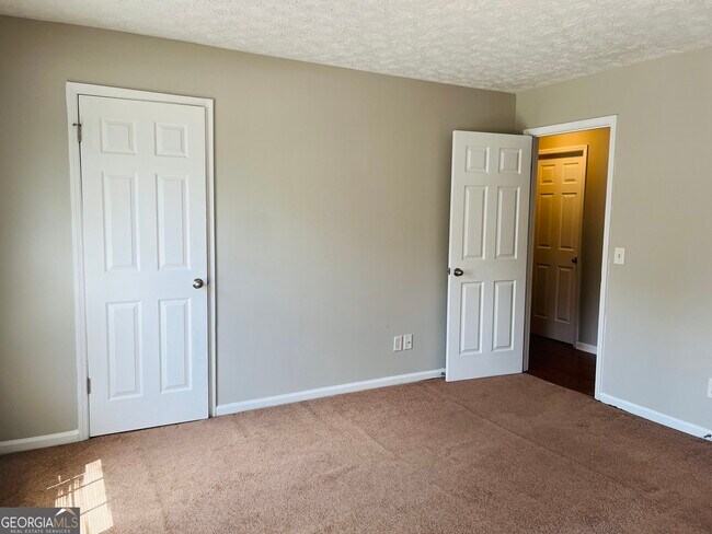 Building Photo - 605 Wilburn Ave