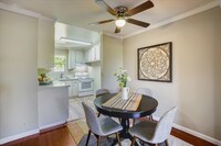 Building Photo - 250 Chilpancingo Pkwy