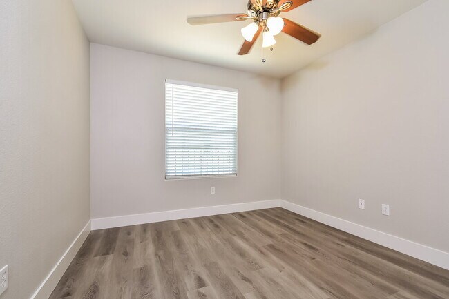 Building Photo - 10424 Concetta Ave