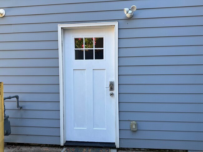 Building Photo - 4615 Forest Pl