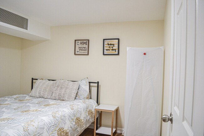 Building Photo - 4105 Fort Hamilton Pkwy