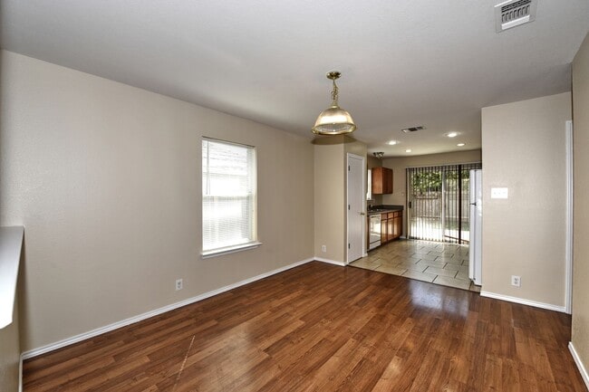 Building Photo - GREAT LOCATION: 1604 & SHAENFIELD  |  3 BE...