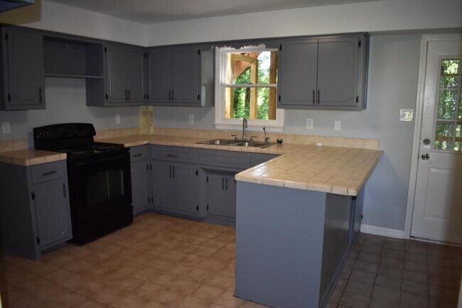 Building Photo - 124 Childress Road