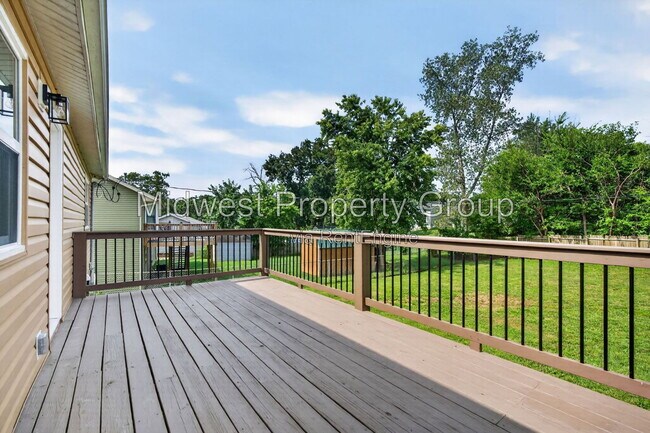 Building Photo - 13 S Perry Cir