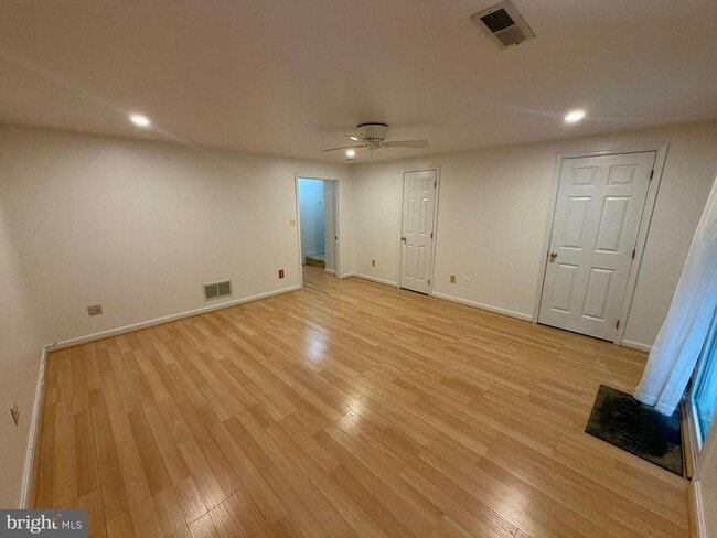 Building Photo - 9619 Glendower Ct