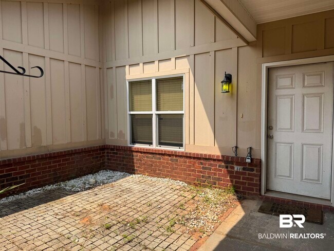 Building Photo - 501 Cotton Creek Dr