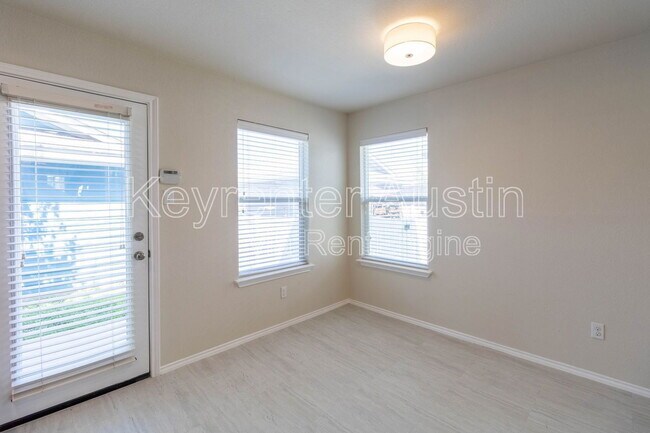 Building Photo - 1704 Sand Hills Dr