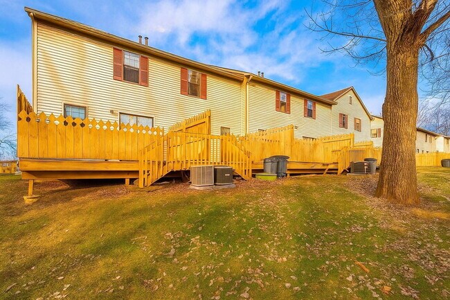 Building Photo - 138 Blakeford Dr