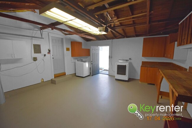 Building Photo - Renovated 4 Bedroom Home with Gourmet Kitchen & Lush Backyard in Concord