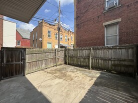 Building Photo - 3274 Ward St