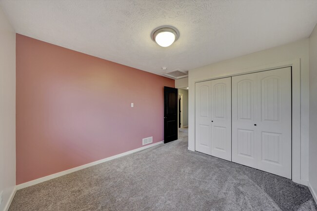 Building Photo - 7339 Yankee Woods Dr