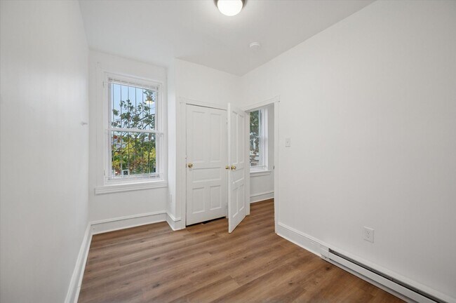 Building Photo - 2 Bedroom House West Philly