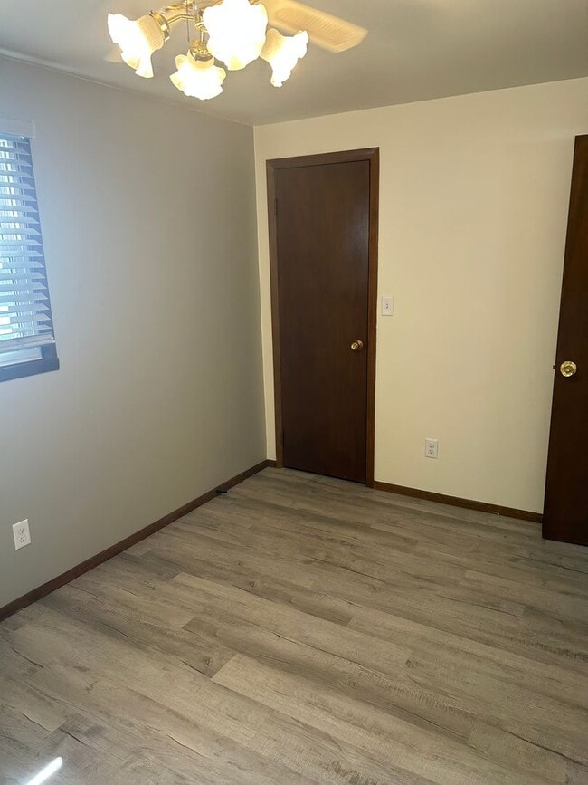 Building Photo - 305-307 Willow