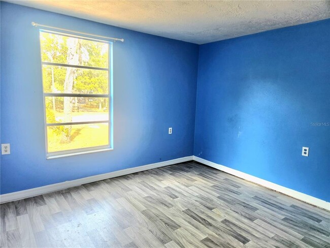 Building Photo - 11631 Seminole Dr