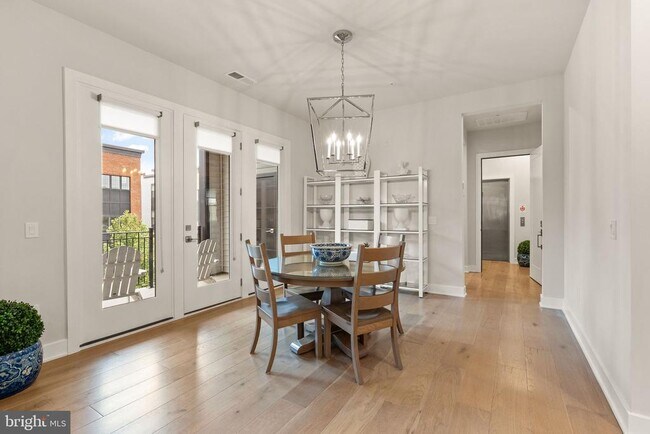 Building Photo - 43443 Croson Ln