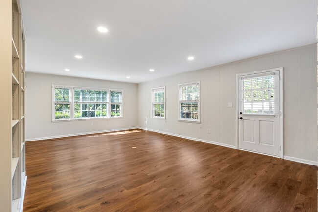 Building Photo - 5018 Beckford Dr