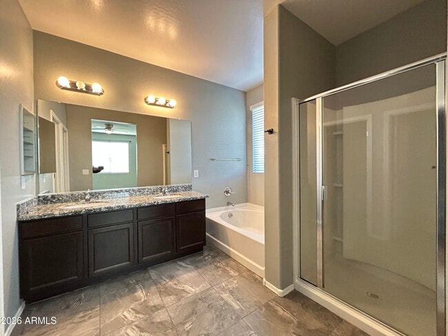 Building Photo - 11741 W Chase Ln