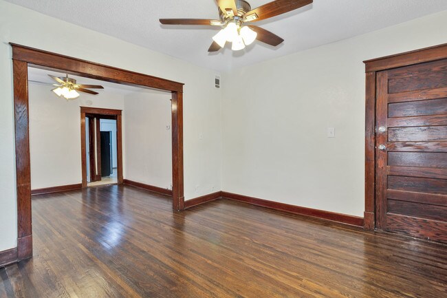 Building Photo - 2710 Holmes St