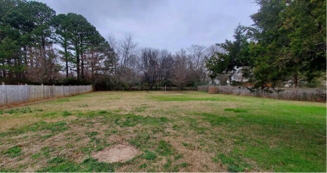 Building Photo - 112 Tres Dr