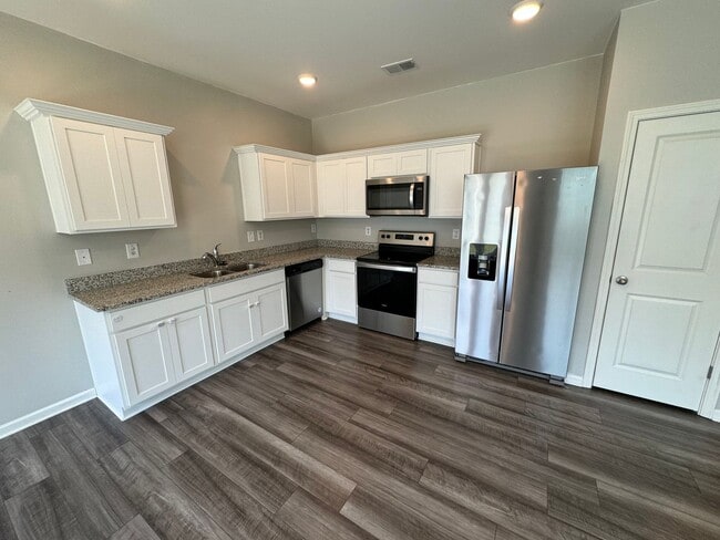 Building Photo - Nice 2/2.5 Townhouse in Cartersville- $1,495