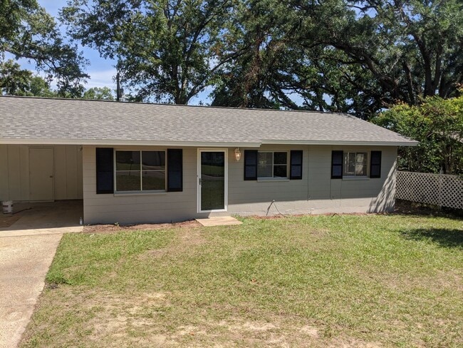 Building Photo - Cute 3/1 Single Family Home Available July 1, 2026
