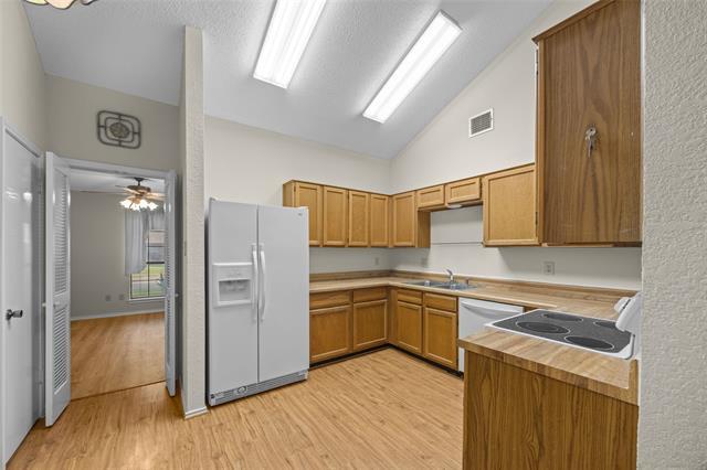 Building Photo - 2425 Aquaduct Dr