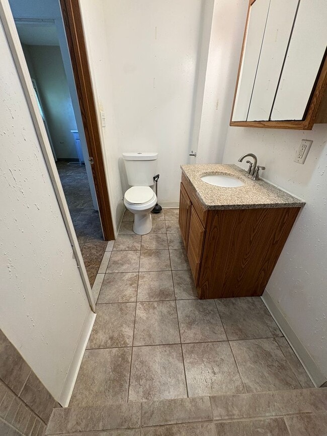 Building Photo - 4 Bedroom, 2 Bath House Near UWL and WWTC