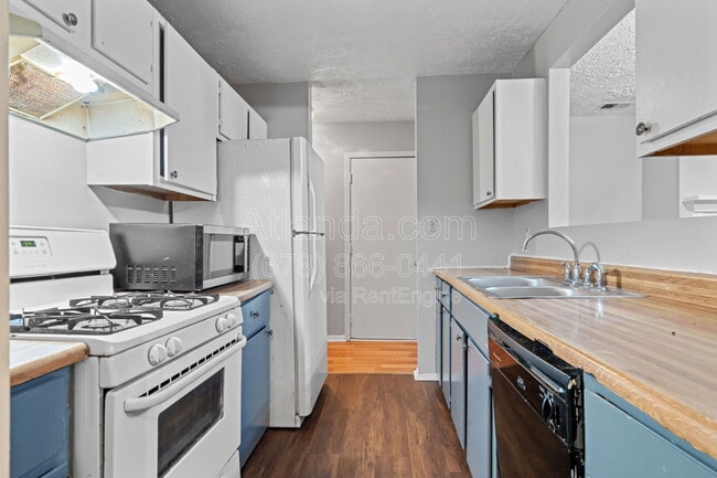 Building Photo - 5324 Ridge Forest Dr