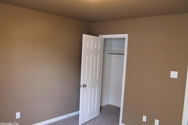 Building Photo - 159 Harvick Cir