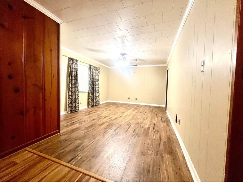 Building Photo - 1106 Ridge Rd