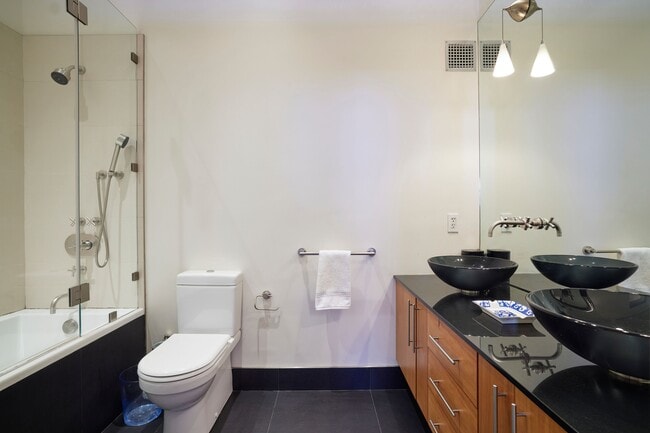 Building Photo - 161 W 15th St