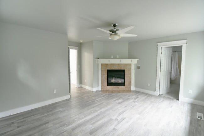 Building Photo - 2430 106th Dr SE