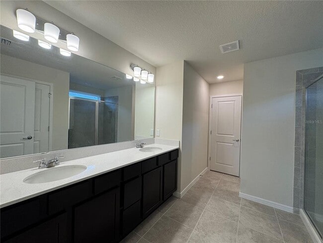 Building Photo - 2102 Charming Ave
